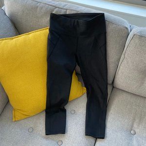 Athleta Stealth Capri in Black